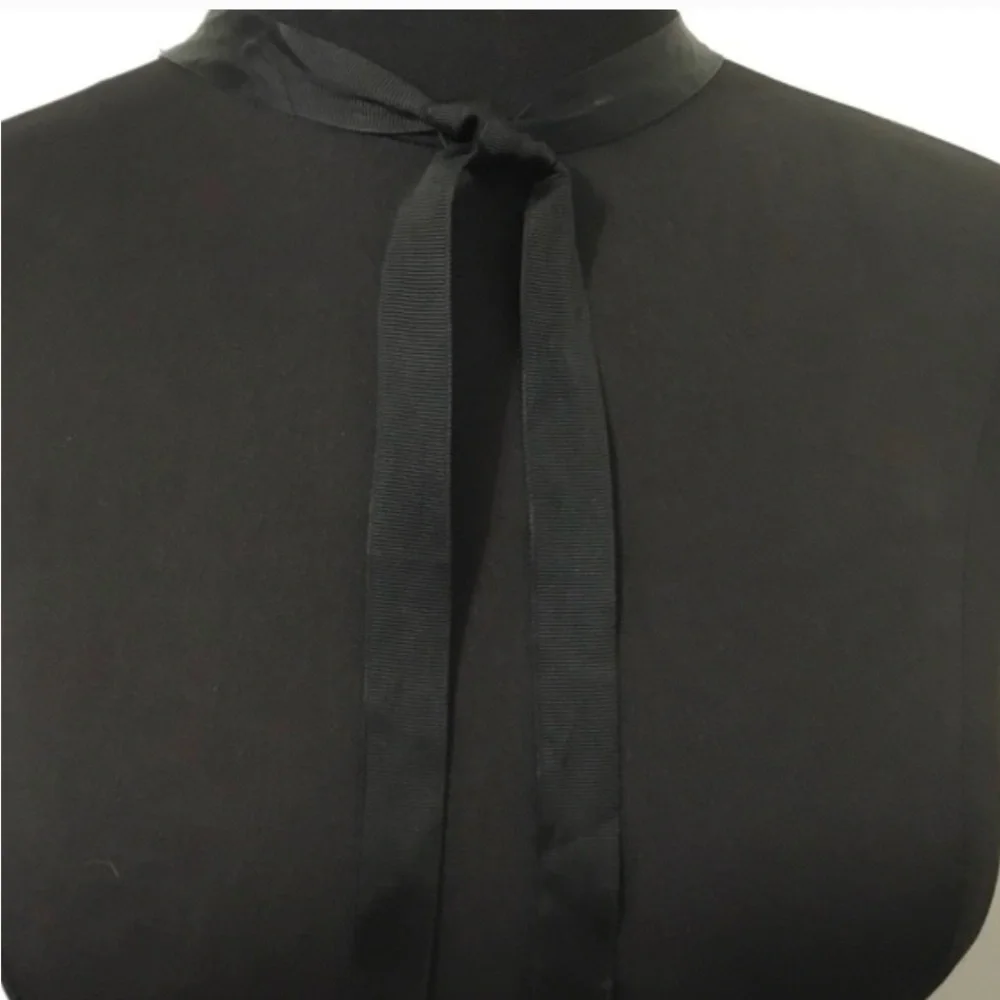 Silver Tone Necklace - Picture 2 of 2